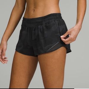 Lululemon hotty hot shorts, 2.5 inseam, size 4, EUC, black camo